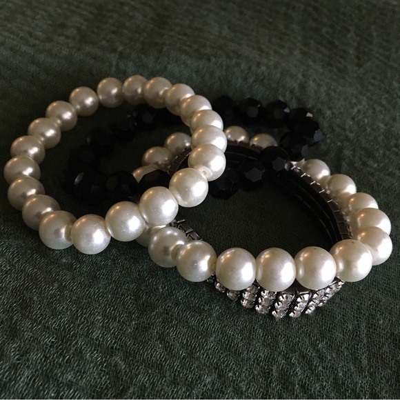 Set of bracelets (Forever 21) - Picture 2 of 5